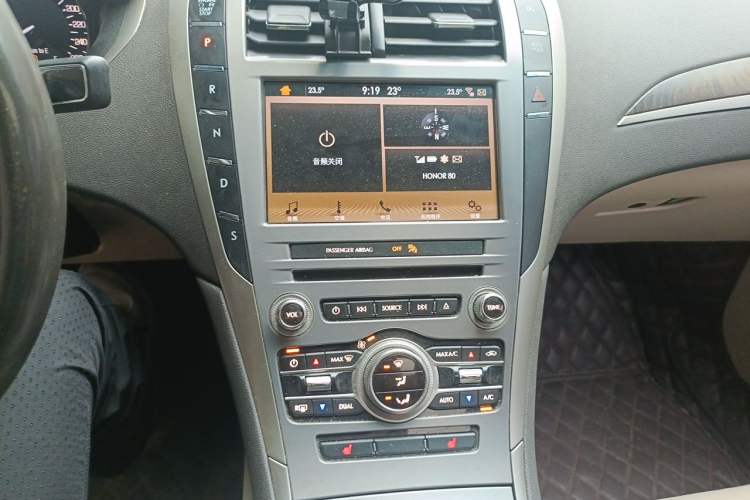 Used Lincoln MKZ 2017 2.0T Luxury Edition Audio And AC Panel