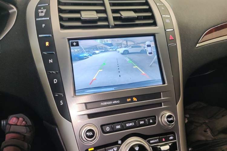 Used Lincoln MKZ 2017 2.0T Luxury Edition Audio And AC Panel