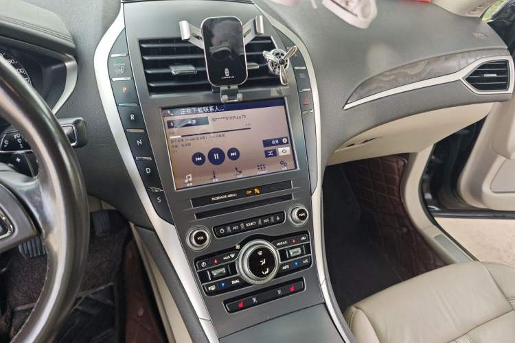 Used Lincoln MKZ 2017 2.0T Luxury Edition Audio And AC Panel