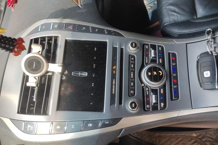 Used Lincoln MKZ 2017 2.0T Luxury Edition Audio And AC Panel