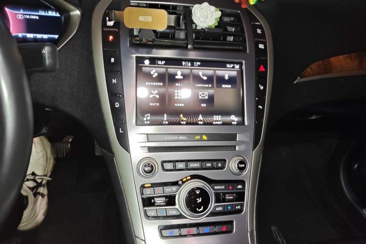 Used Lincoln MKZ 2017 2.0H Hybrid Luxury Edition Audio And AC Panel