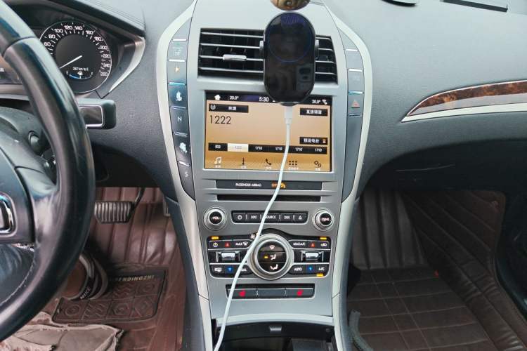 Used Lincoln MKZ 2017 2.0T Luxury Edition Audio And AC Panel