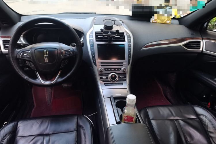 Used Lincoln MKZ 2017 2.0T Luxury Edition Center Console