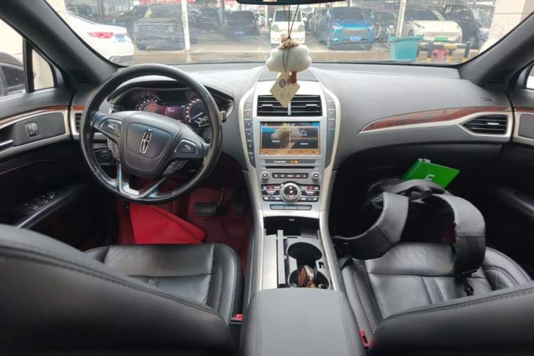 Used Lincoln MKZ 2017 2.0T Luxury Edition Center Console