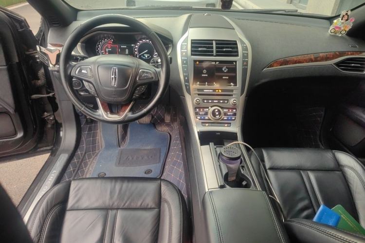 Used Lincoln MKZ 2017 2.0T Luxury Edition Center Console
