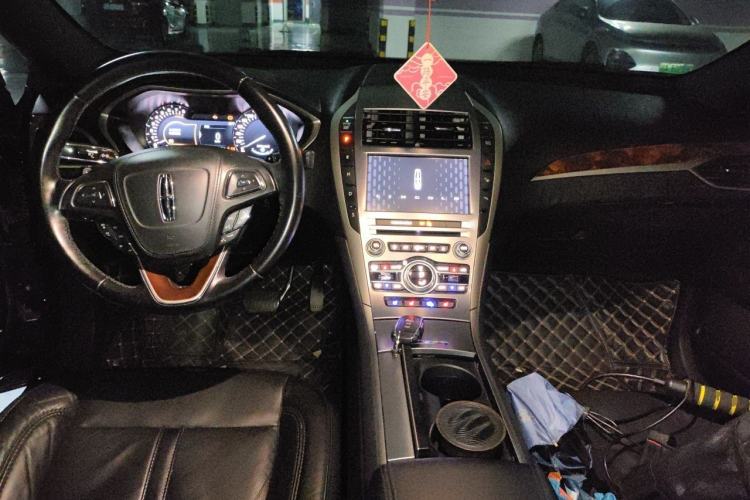 Used Lincoln MKZ 2017 2.0T Luxury Edition Center Console