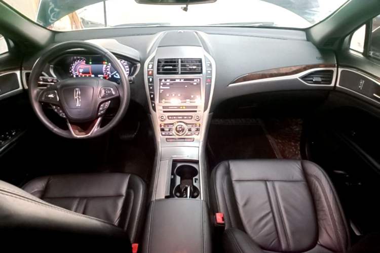 Used Lincoln MKZ 2017 2.0T Luxury Edition Center Console