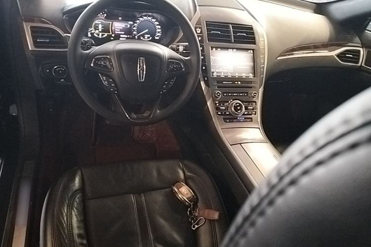 Used Lincoln MKZ 2017 2.0T Luxury Edition Center Console