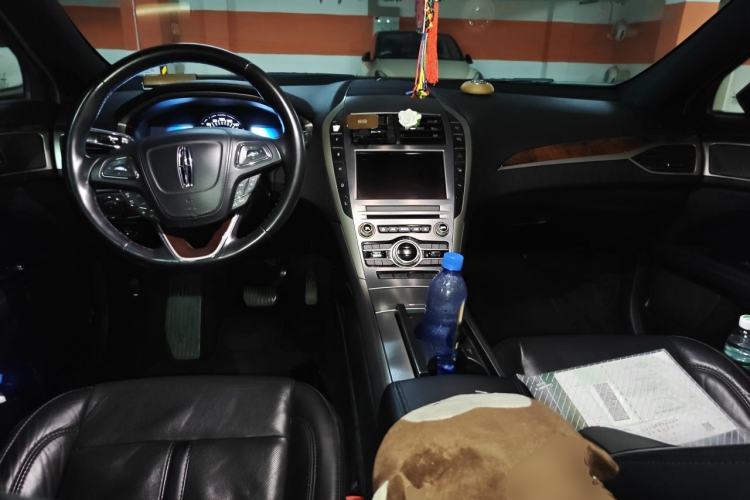 Used Lincoln MKZ 2017 2.0H Hybrid Luxury Edition Center Console