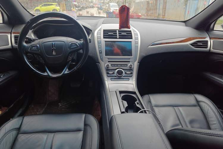 Used Lincoln MKZ 2017 2.0T Luxury Edition Center Console