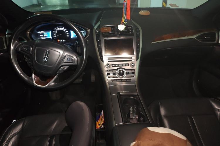 Used Lincoln MKZ 2017 2.0H Hybrid Luxury Edition Center Console