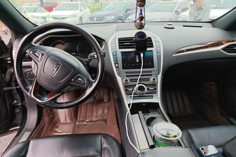 Used Lincoln MKZ 2017 2.0T Luxury Edition Center Console