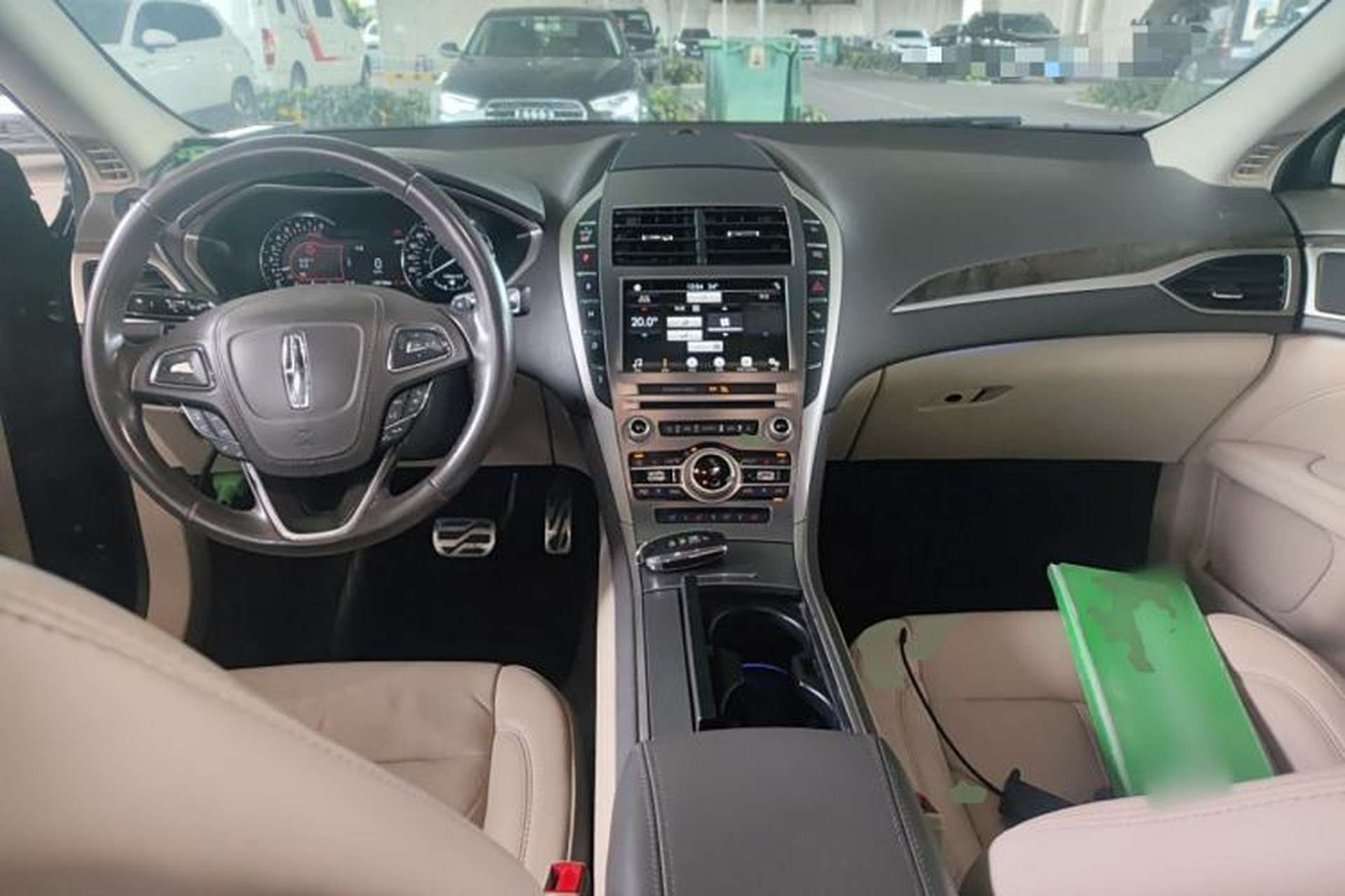 Used Lincoln MKZ 2017 2.0T Luxury Edition Center Console