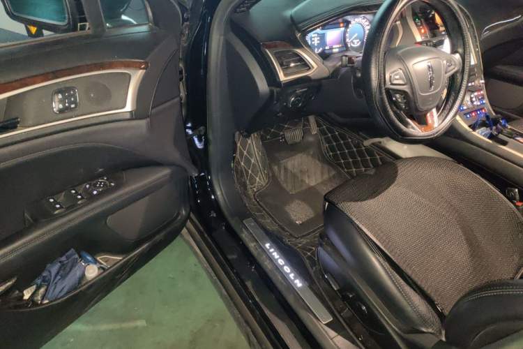 Used Lincoln MKZ 2017 2.0T Luxury Edition Driver Seat