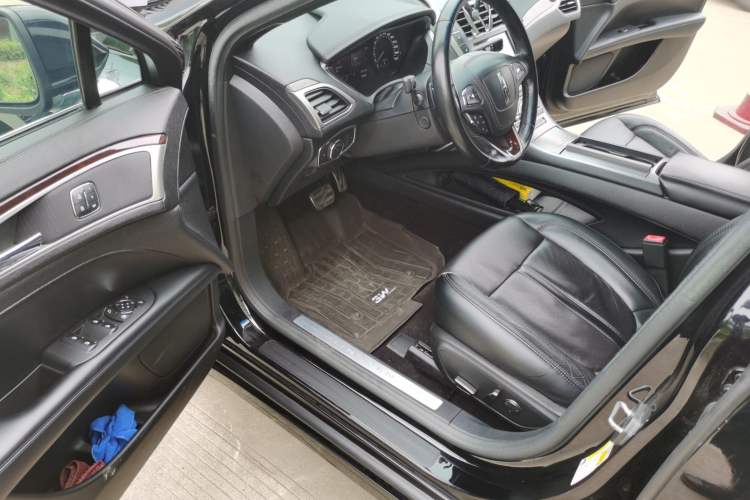Used Lincoln MKZ 2017 2.0T Luxury Edition Driver Seat
