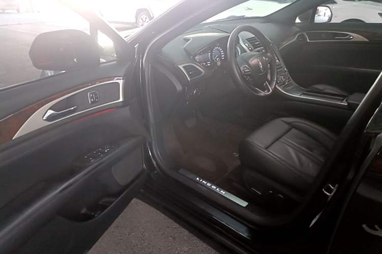 Used Lincoln MKZ 2017 2.0T Luxury Edition Driver Seat