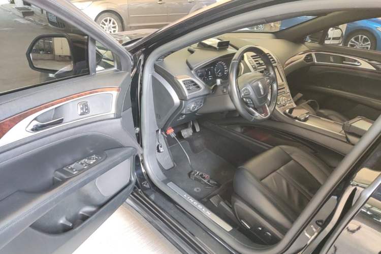Used Lincoln MKZ 2017 2.0T Luxury Edition Driver Seat