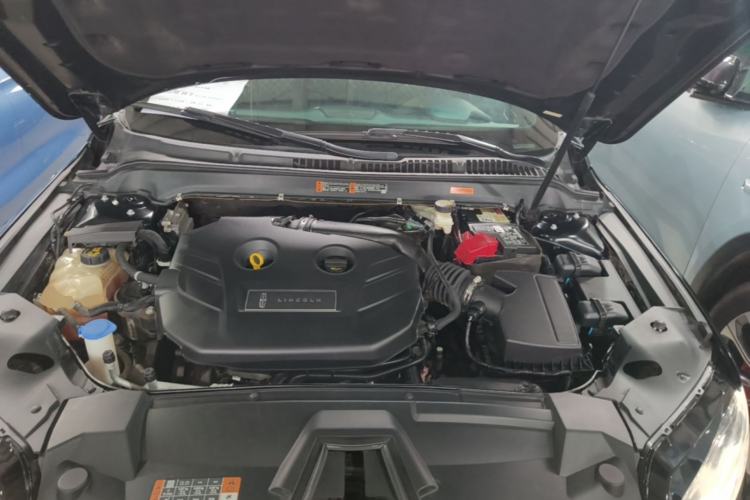 Used Lincoln MKZ 2017 2.0T Luxury Edition Engine Bay