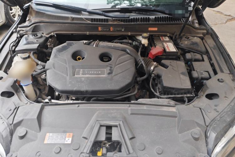 Used Lincoln MKZ 2017 2.0T Luxury Edition Engine Bay