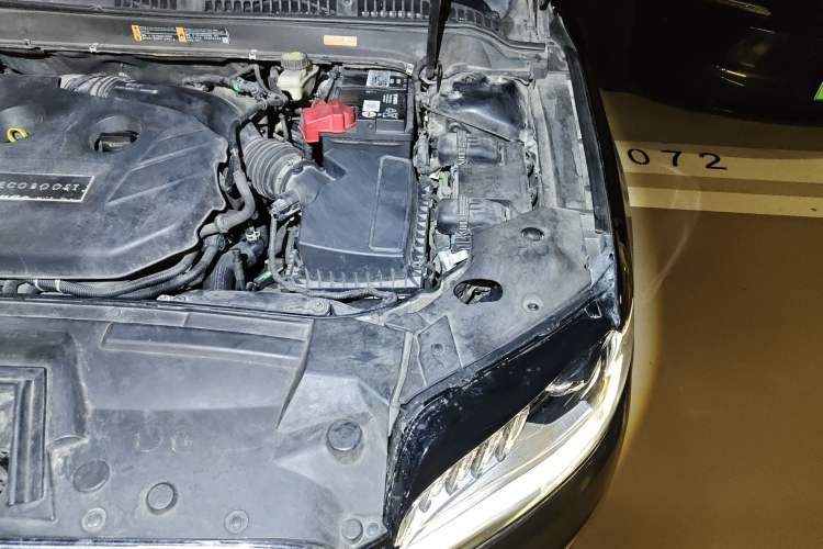 Used Lincoln MKZ 2017 2.0T Luxury Edition Engine Bay Left