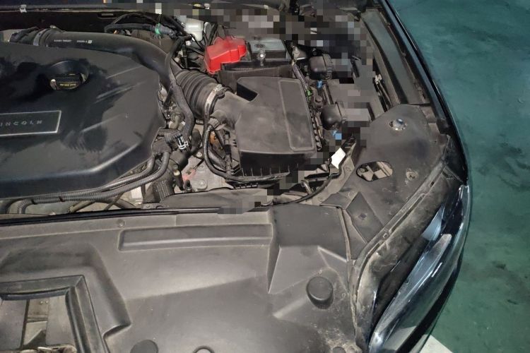 Used Lincoln MKZ 2017 2.0T Luxury Edition Engine Bay Left