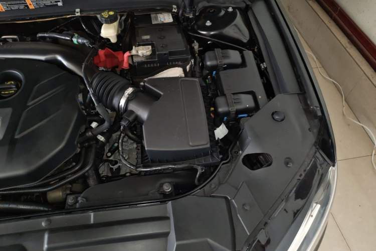 Used Lincoln MKZ 2017 2.0T Luxury Edition Engine Bay Left