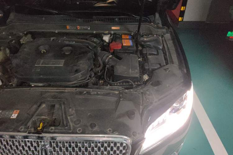 Used Lincoln MKZ 2017 2.0T Luxury Edition Engine Bay Left