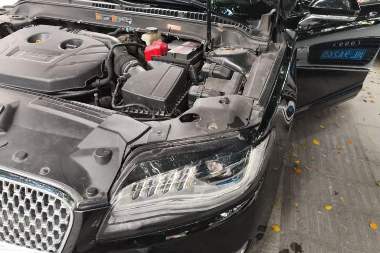 Used Lincoln MKZ 2017 2.0T Luxury Edition Engine Bay Left