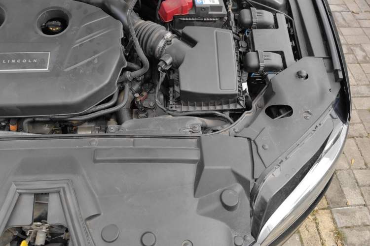 Used Lincoln MKZ 2017 2.0T Luxury Edition Engine Bay Left