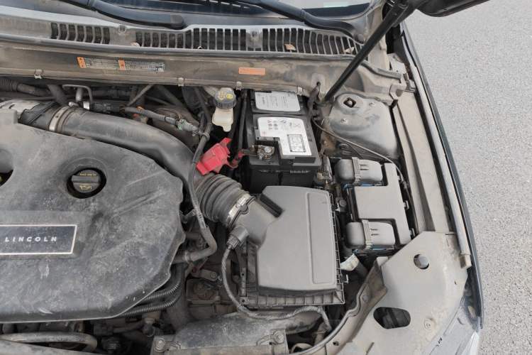 Used Lincoln MKZ 2017 2.0T Luxury Edition Engine Bay Left