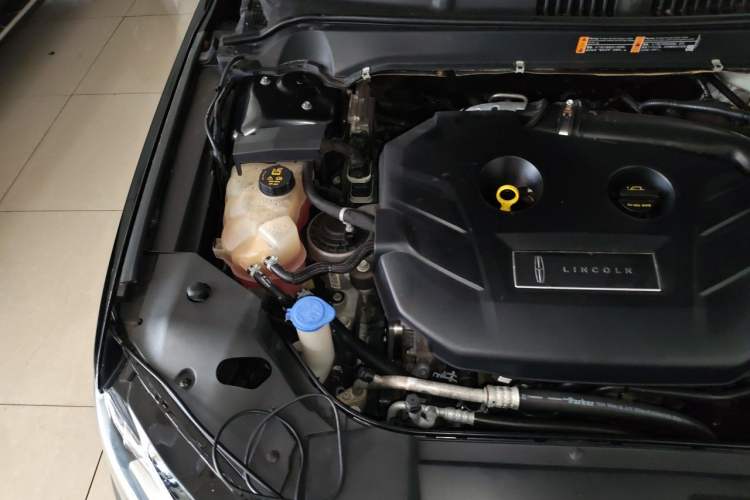 Used Lincoln MKZ 2017 2.0T Luxury Edition Engine Bay Right