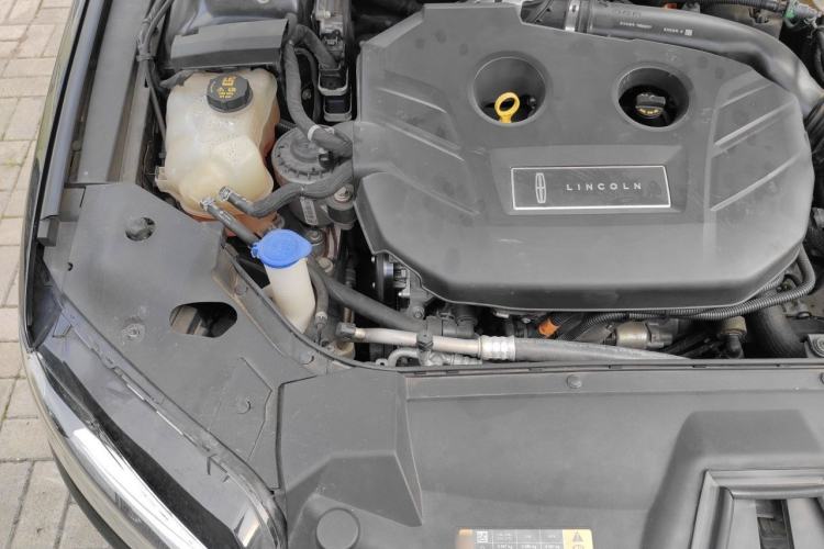 Used Lincoln MKZ 2017 2.0T Luxury Edition Engine Bay Right