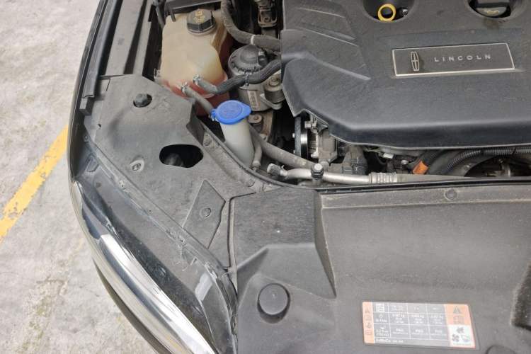Used Lincoln MKZ 2017 2.0T Luxury Edition Engine Bay Right