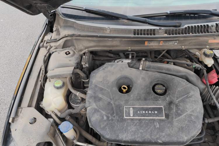 Used Lincoln MKZ 2017 2.0T Luxury Edition Engine Bay Right