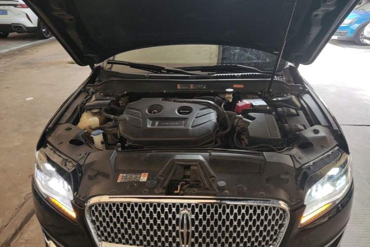 Used Lincoln MKZ 2017 2.0T Luxury Edition Engine Bay