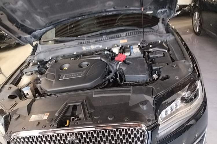Used Lincoln MKZ 2017 2.0T Luxury Edition Engine Bay