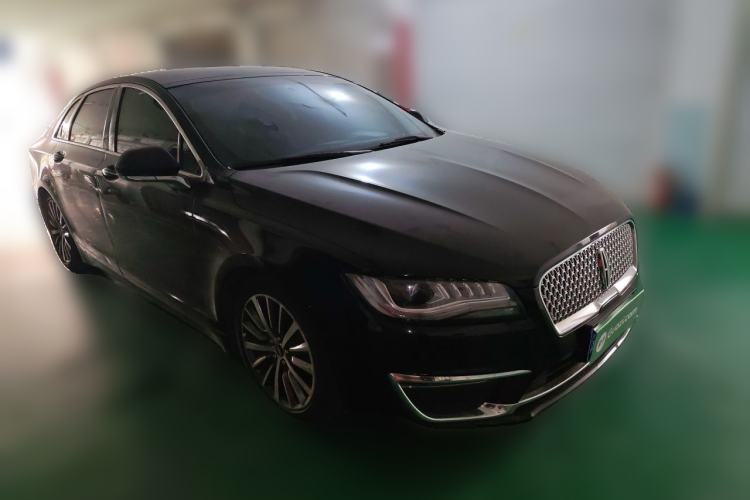 Used Lincoln MKZ 2017 2.0T Luxury Edition Front Right 45 Deg