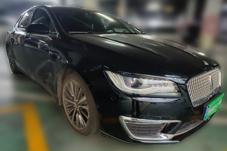 Used Lincoln MKZ 2017 2.0T Luxury Edition Front Right 45 Deg