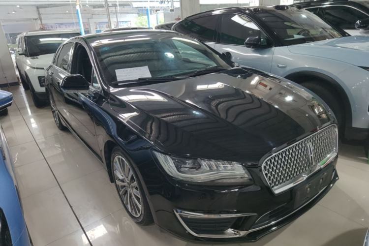 Used Lincoln MKZ 2017 2.0T Luxury Edition Front Right 45 Deg