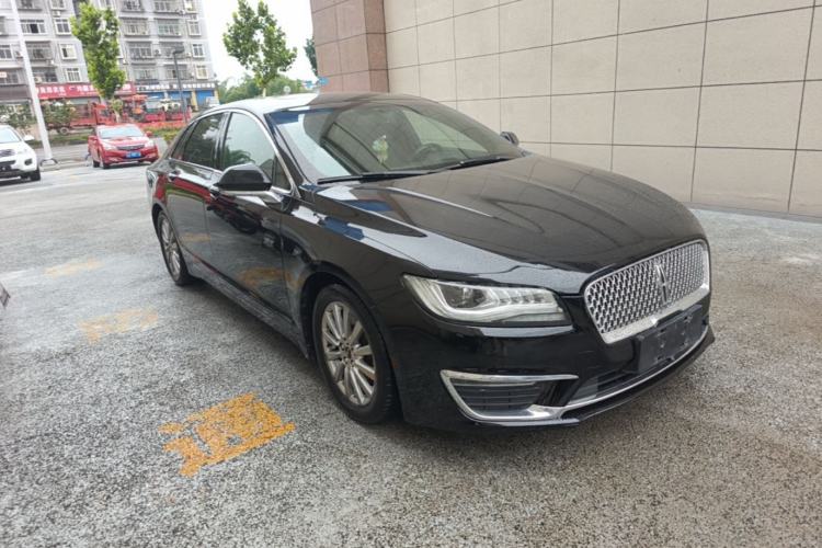 Used Lincoln MKZ 2017 2.0T Luxury Edition Front Right 45 Deg