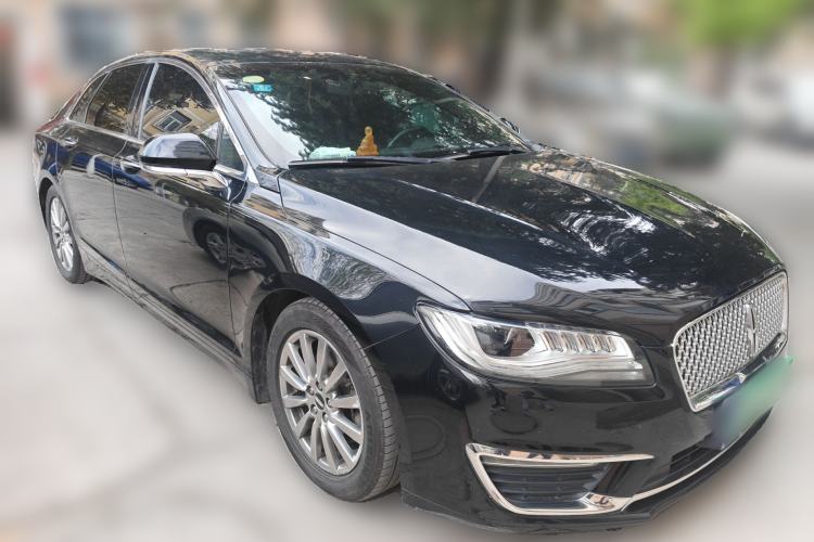Used Lincoln MKZ 2017 2.0T Luxury Edition Front Right 45 Deg