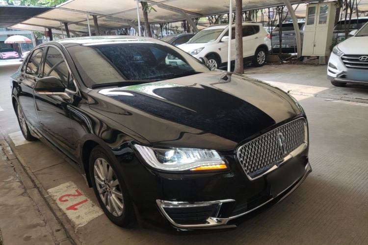 Used Lincoln MKZ 2017 2.0T Luxury Edition Front Right 45 Deg