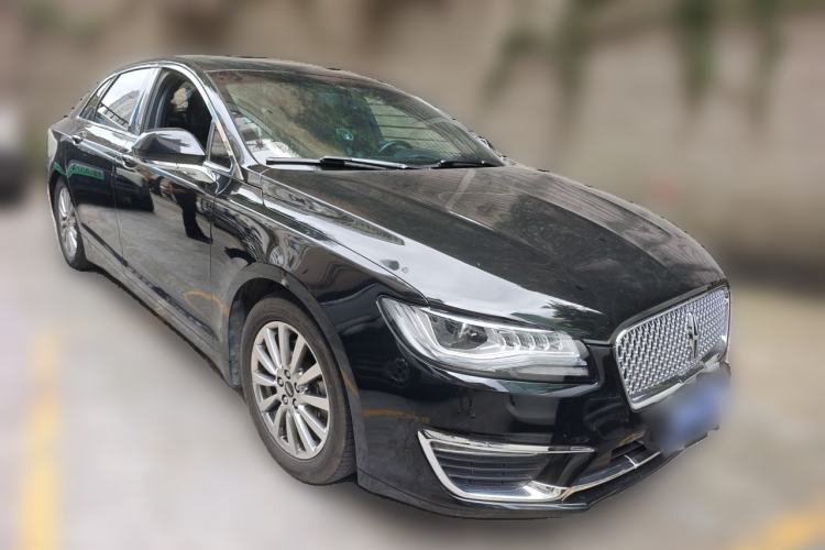 Used Lincoln MKZ 2017 2.0T Luxury Edition Front Right 45 Deg