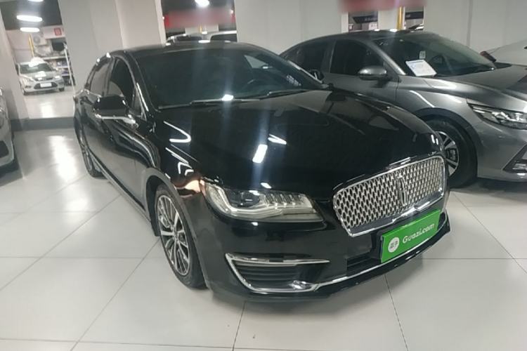 Used Lincoln MKZ 2017 2.0T Luxury Edition Front Right 45 Deg