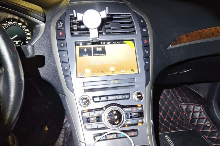 Used Lincoln MKZ 2017 2.0T Luxury Edition Gear Lever
