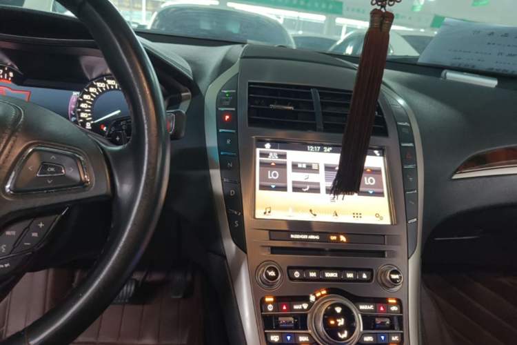 Used Lincoln MKZ 2017 2.0T Luxury Edition Gear Lever