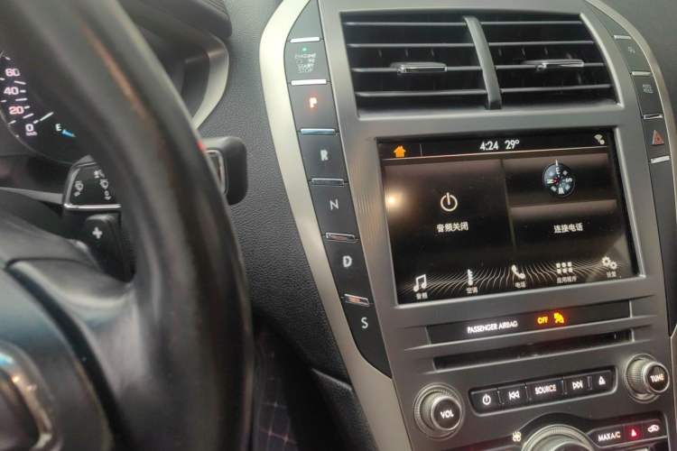 Used Lincoln MKZ 2017 2.0T Luxury Edition Gear Lever