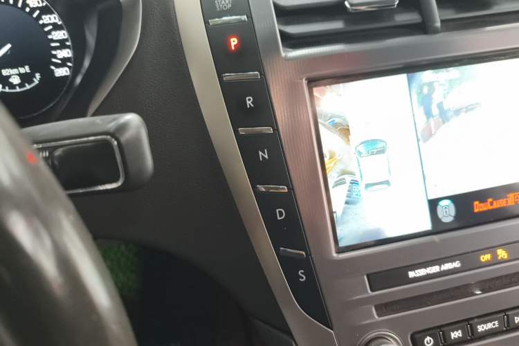 Used Lincoln MKZ 2017 2.0T Luxury Edition Gear Lever
