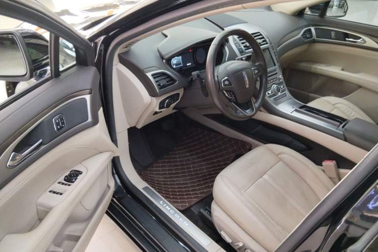 Used Lincoln MKZ 2017 2.0T Luxury Edition Interior 2