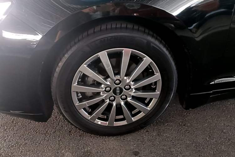 Used Lincoln MKZ 2017 2.0T Luxury Edition Left Front Wheel Hub